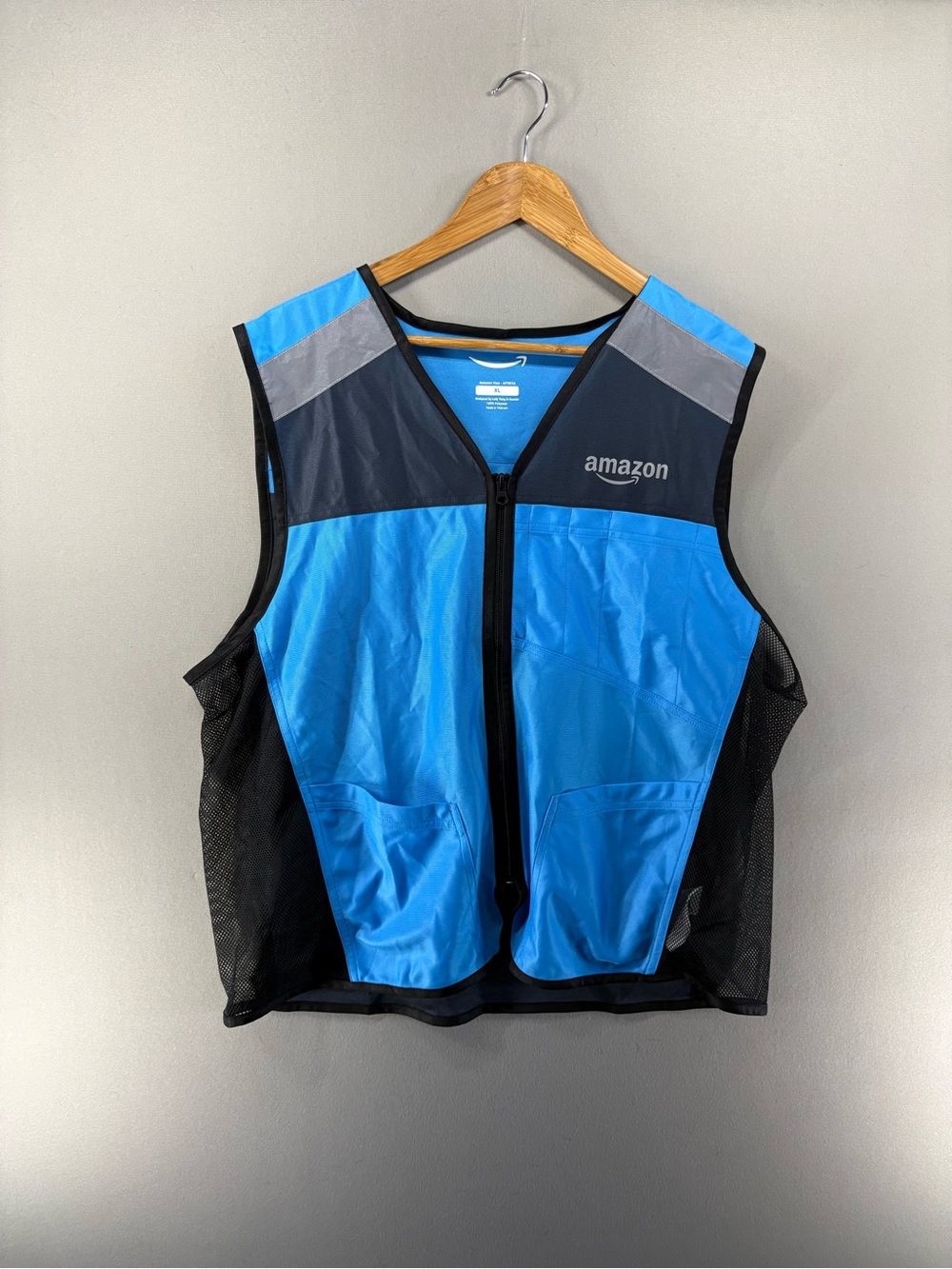 Pre-owned High Visibility Amazon Flex Vest XL size Blue Vest